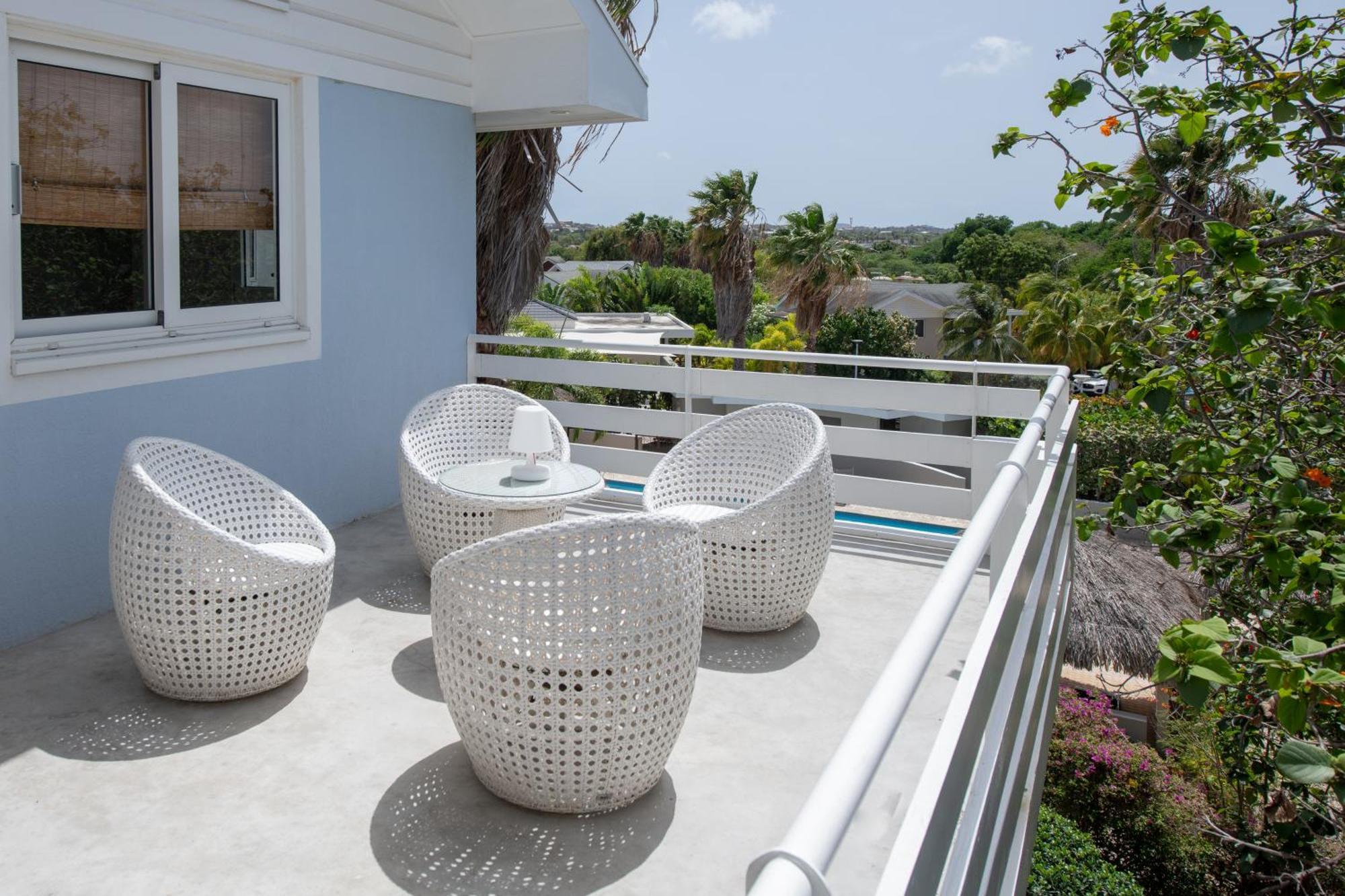 Villa At Secured Gated Resort Near Mambo Beach! Виллемстад Экстерьер фото