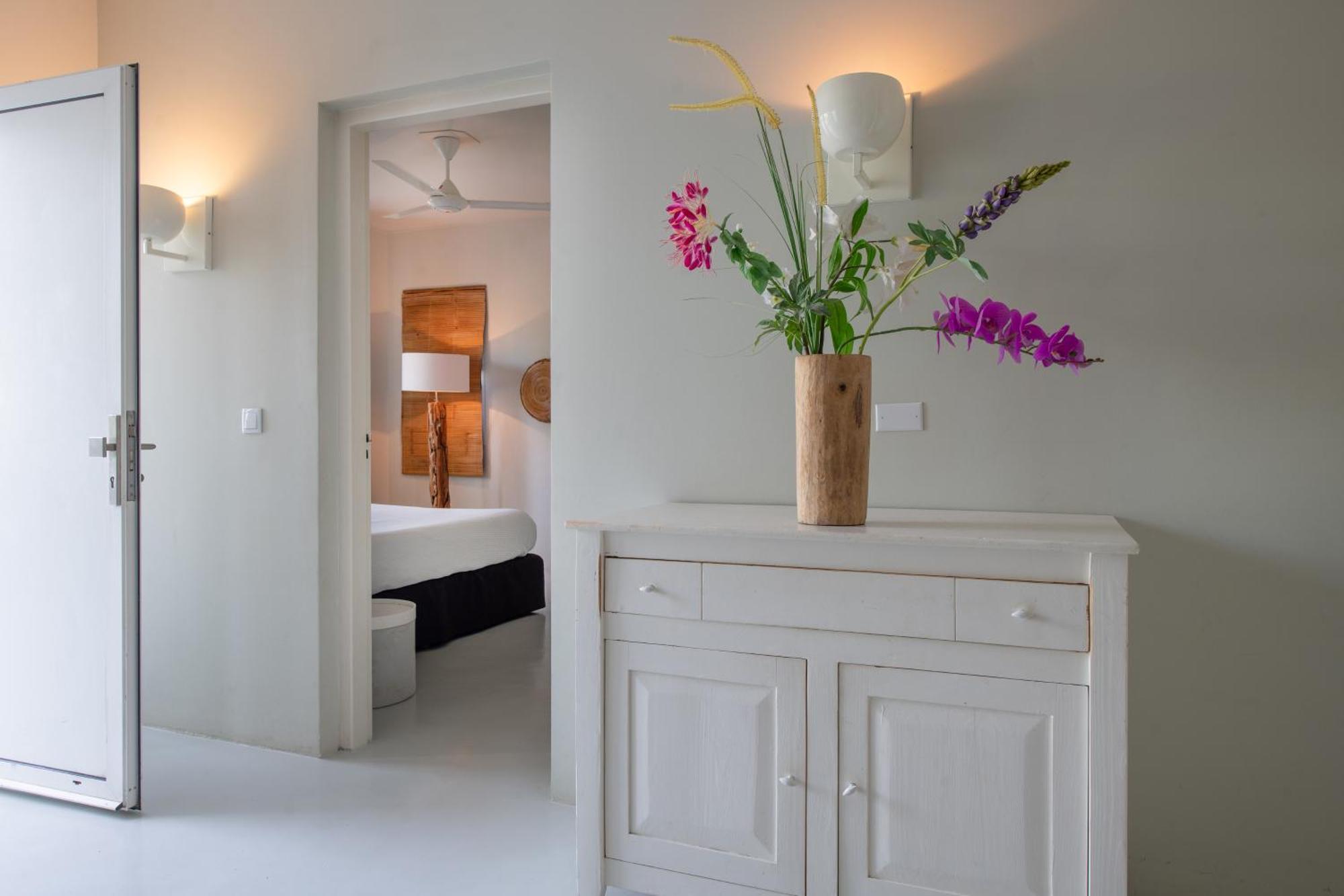Villa At Secured Gated Resort Near Mambo Beach! Виллемстад Экстерьер фото